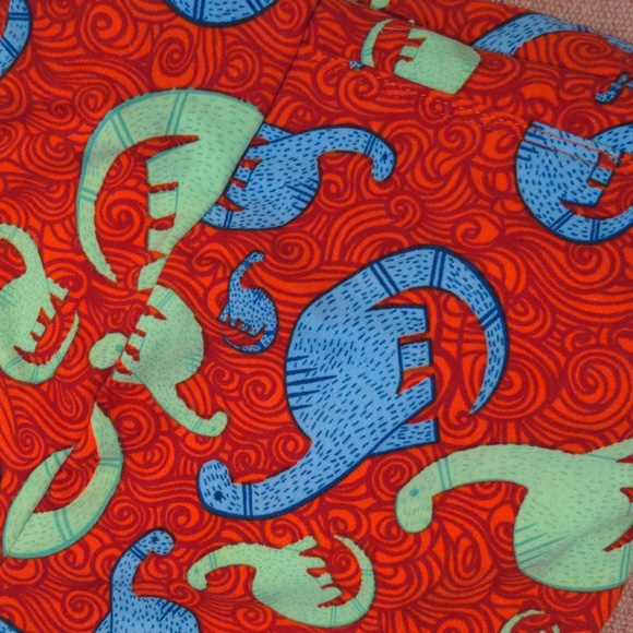 LuLaRoe Unicorns and Dinosaurs Leggings - Picture 2 of 3